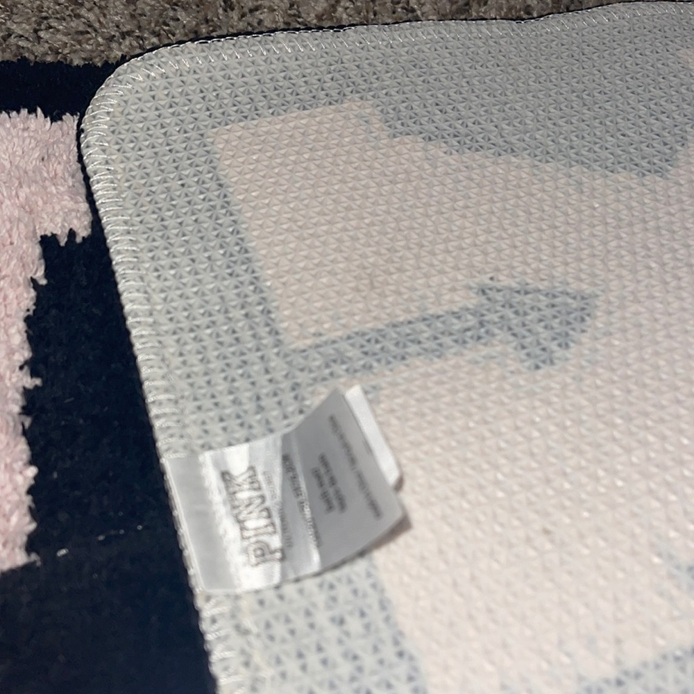 Rare Victoria’s Secret Pink Rugs Gem